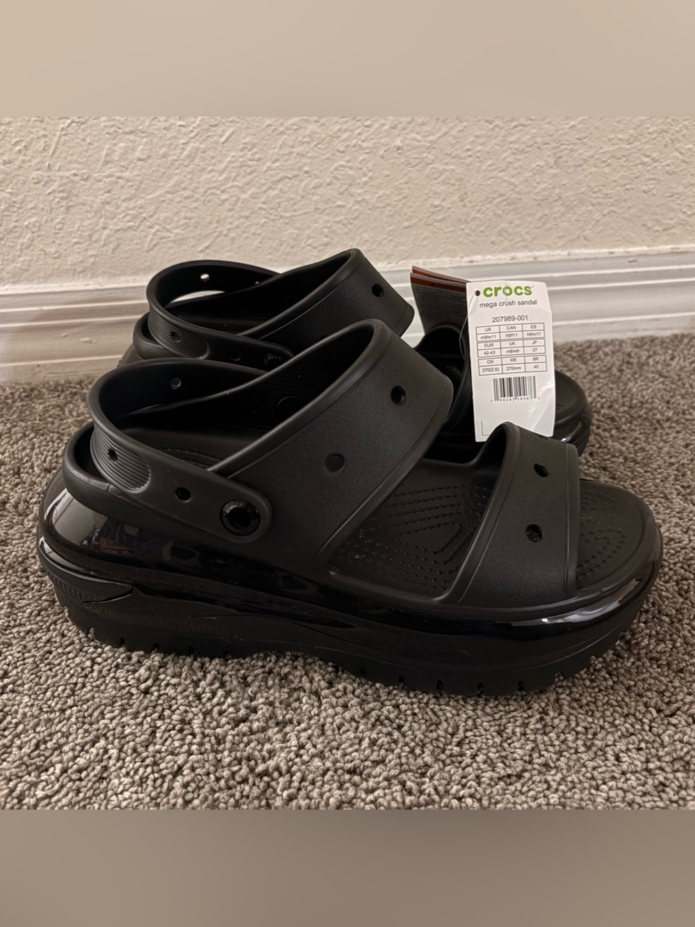 Crocs classic Mega Crush Sandals NWT